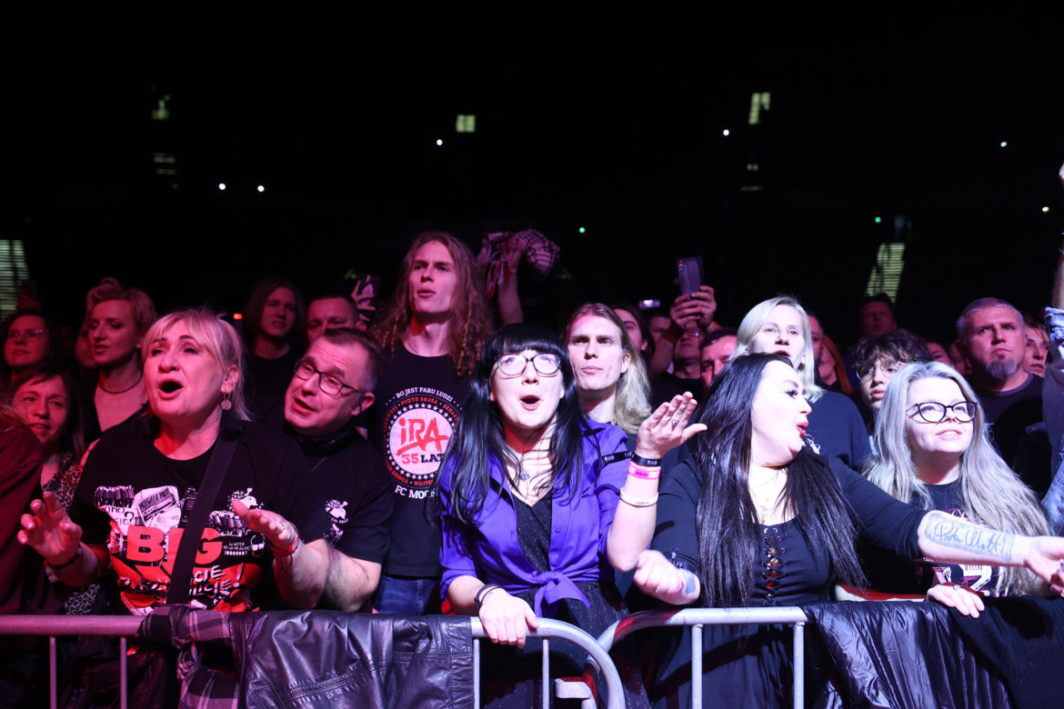 Koncert "Zadzwońcie po milicję" w katowickim Spodku