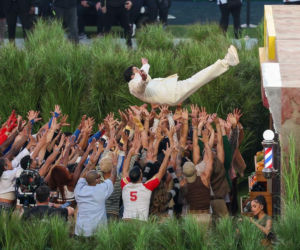 Halftime show na Super Bowl 2026: Bad Bunny, Lady Gaga, Pedro Pascal, Cardi B, John Bon Jovi i smaczki polityczne