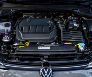 Volkswagen Golf 8 Style / Oryx White
