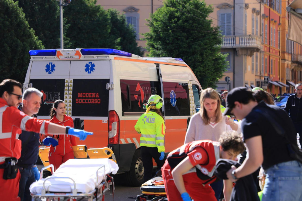 Rozpędzone auto wjechało w pieszych. Tragiczny bilans ataku we Włoszech