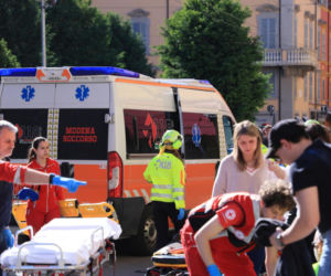Rozpędzone auto wjechało w pieszych. Tragiczny bilans ataku we Włoszech