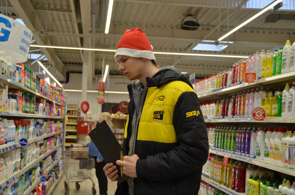 Siatkarscy mistrzowie świata ruszyli na niecodzienne zakupy! Zobacz CO WRZUCILI do koszyka 