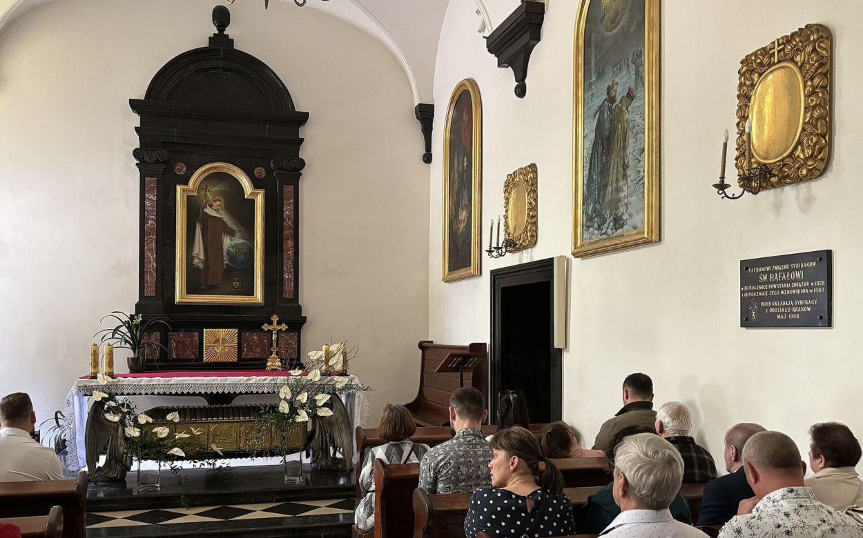 Ten klasztor pod Krakowem przez lata był zamkniętą pustelnią, teraz to podwójne sanktuarium. Mieszka w nim 700 nietoperzy