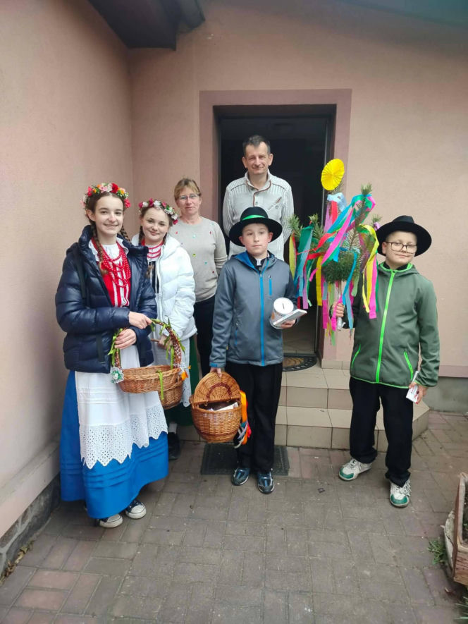 Nowe lotko na dobry rok. W Bukówcu Górnym stary zwyczaj ciągle żywy