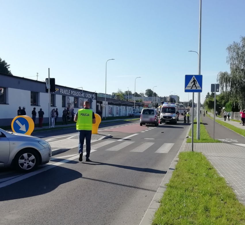 Wieluń. 11-latka potrącona na przejściu dla pieszych. Dziewczynkę zabrał śmigłowiec LPR