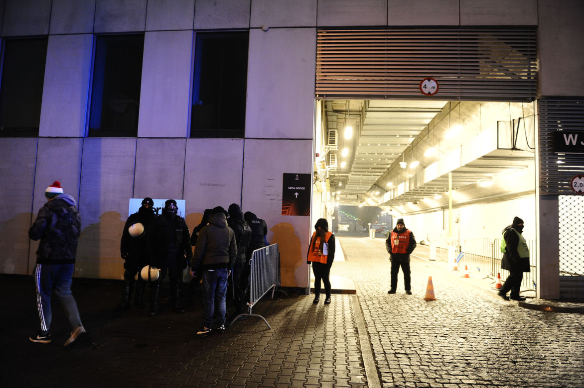 Policja obstawia mecz Legia - Zagłębie