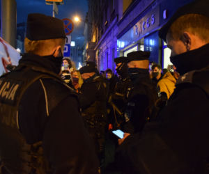 Protest kobiet w Katowicach. Tłumy strajkują przeciwko zakazowi aborcji
