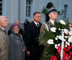 82. rocznica wybuchu II wojny światowej. Prezydent Andrzej Duda złożył kwiaty w Wieluniu