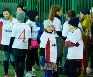 Męski sport? Chyba nie. Dziewczyny zagrały w spódnicach! Zobaczcie zdjęcia