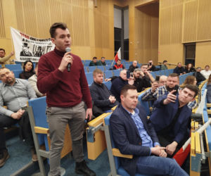 Protest rolników na spotkaniu z ministrem rolnictwa na Uniwersytecie w Siedlcach