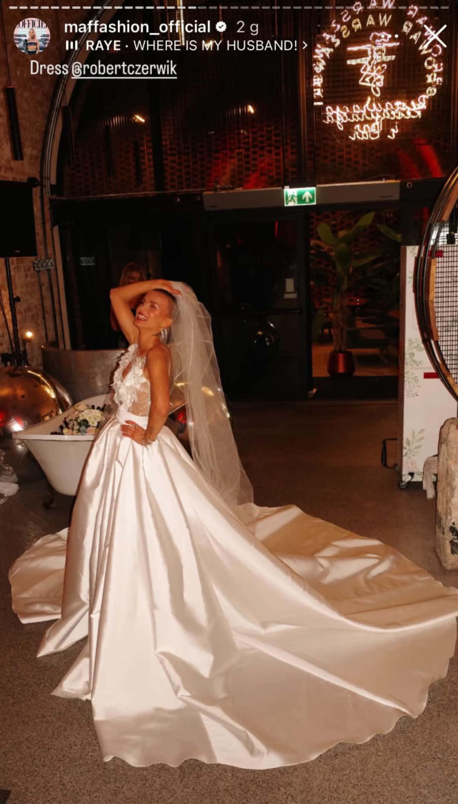 Maffashion w sukni ślubnej na imprezie urodzinowej