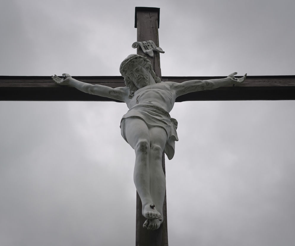 Opolskie. Profanacja w Pokrzywnej?! Jezus z połamanymi nogami