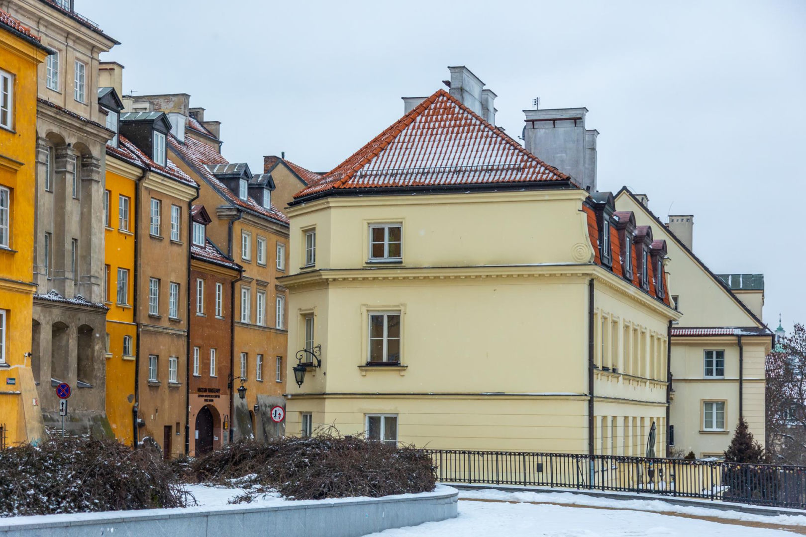 Dom Profesorów na ul. Brzozowej w Warszawie