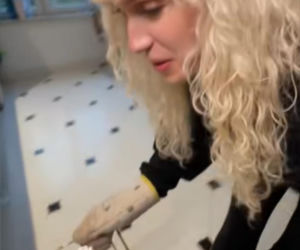 Helena Englert zjadła pizzę Książula