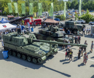 Warszawskie Targi Obronne. Ponad 100 wystawców, broń, sprzęt wojskowy i wyposażenie służb mundurowych w jednym miejscu!