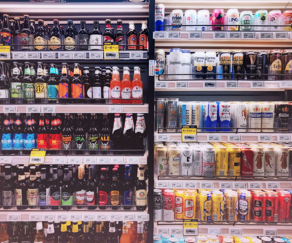 Tarnowskie Góry: Ekspedientka może trafić do więzienia na 2 lata, bo sprzedała alkohol nastolatkom