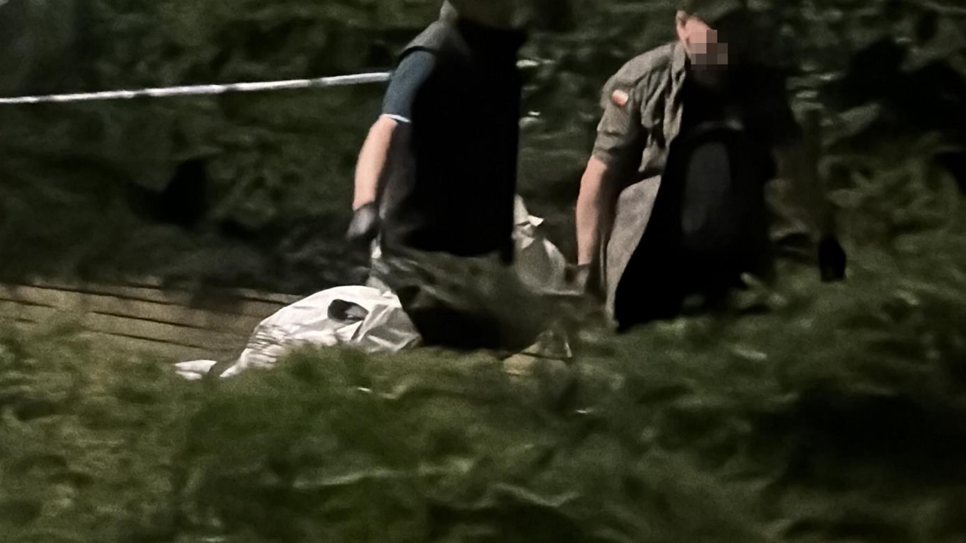 Szok na Żoliborzu! Mężczyzna runął z trzeciego piętra, w mieszkaniu drugie ciało