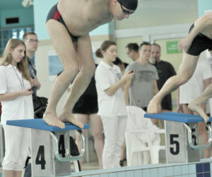 Karol Strasburger ćwiczy