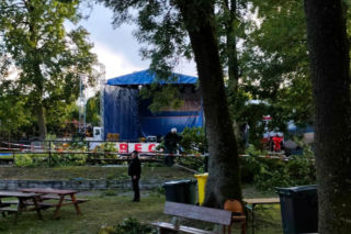 Nawałnica przerwała dożynki. Namioty i drzewa runęły na ludzi. Jedna osoba walczyła o życie!