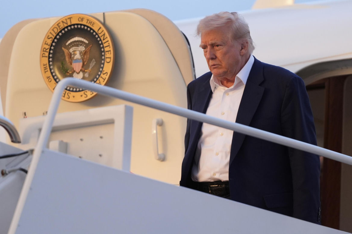Luksusowy samolot Trumpa! Złote ściany, luksus aż kapie!