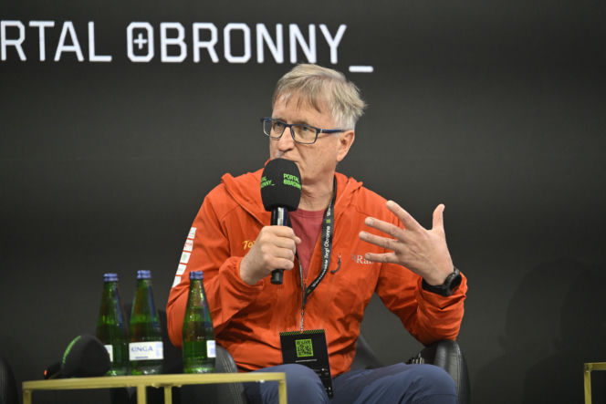 Warszawskie Targi Obronne. Scena Biała. Śmigłowiec przyszłości. Od pola walki po akcje ratownicze. Jak projektować i wybierać śmigłowce do najbardziej wymagających operacji?