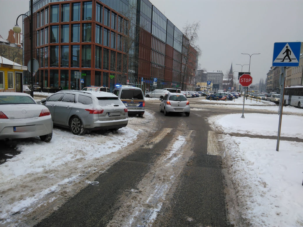 Tak się parkuje w Gliwicach. Straż Miejska opublikowała zdjęcia "Miszczów" z lutego [GALERIA]