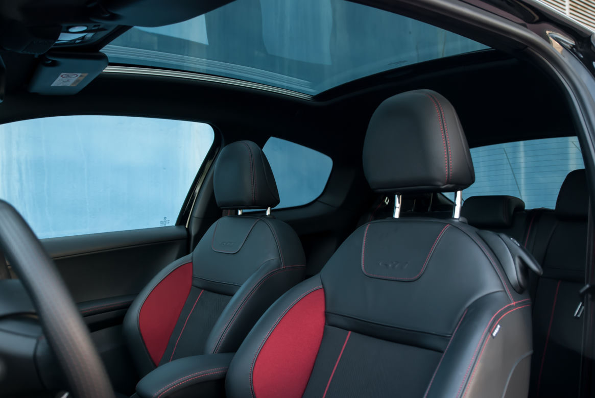 Peugeot 208 GTi 1.6 THP 208 KM