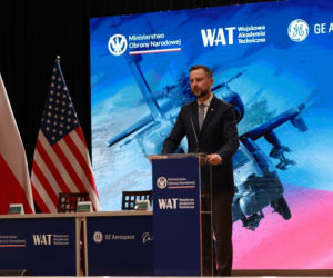 Umowa WAT z Boeing ws. Apache. Nowe centrum szkoleniowe i laboratorium w WAT