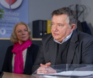 Na Wspólnej odcinek 2483, Maria (Bożena Dykiel), Włodek (Mieczysław Hryniewicz)