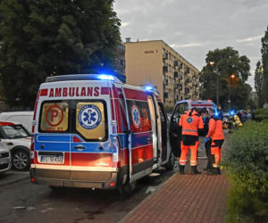 Makabryczny pożar w Pruszkowie. Mieszkanie w bloku płonęło jak zapałka. Nie żyje 17-latek