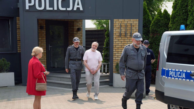 Barwy szczęścia odc. 3281. Andrzej Zastoja-Modelski (Leon Charewicz), Walczewska (Małgorzata Puzio)