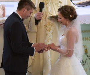 PAWEŁ SZAKIEWICZ ROLNIK Z PROGRAMU ROLNIK SZUKA ŻONY WZIĄŁ ŚLUB W BAZYLICE W BRANIEWIE