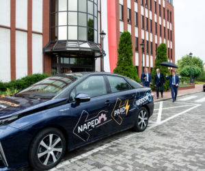 Toyota Motor Poland i PGNiG podpisały umowę. W Polsce powstanie pierwsza stacja tankowania wodorem.