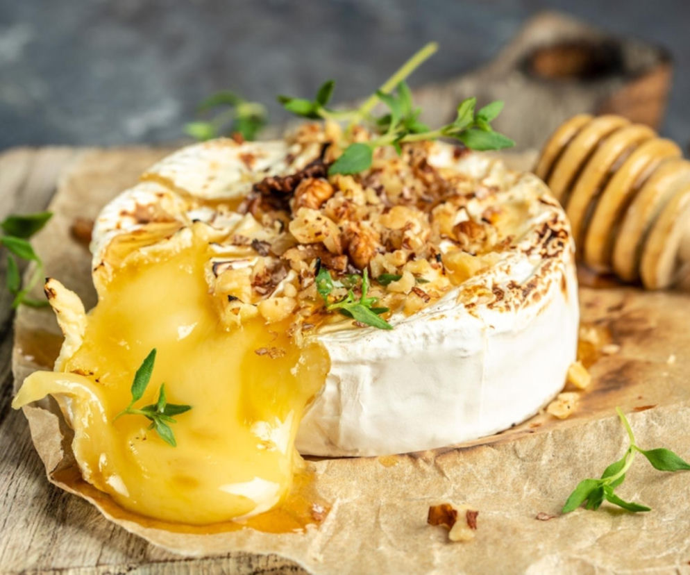 Camembert w tej wersji smakuje obłędnie. Jeden ser, kilka minut to hit