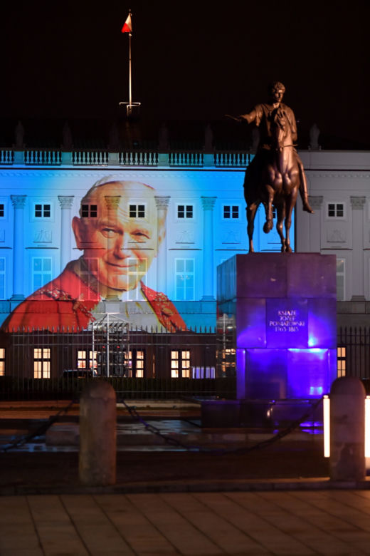 Wizerunek Jana Pawła II na Pałacu Prezydenckim