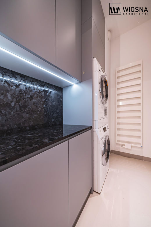 Przytulny apartament w Warszawie. Jest minimalistyczny, a zarazem przestronny