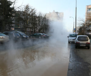 GALERIA-Awaria rury ciepłowniczej na Sadybie w Warszawie