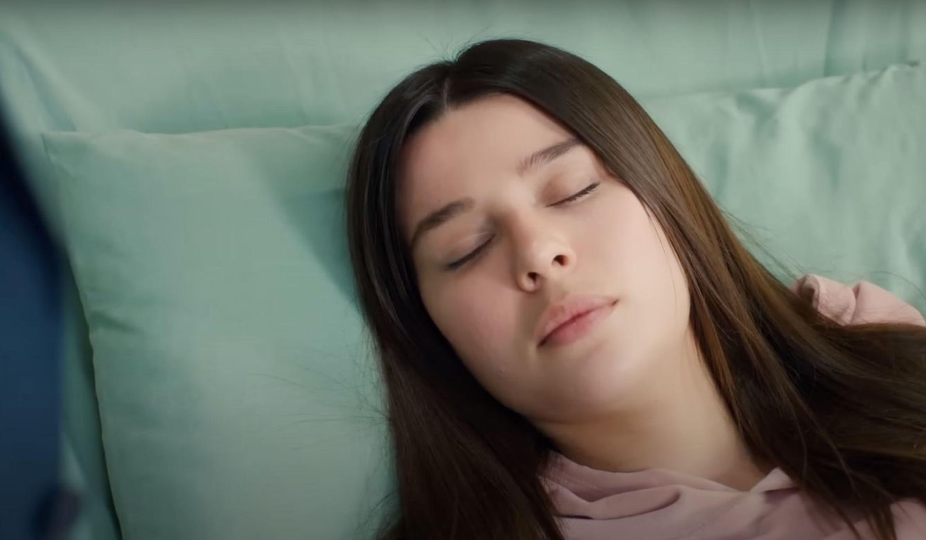 Porywacz Ragip znów zasadzi się na Zeynep. Czy Melis ostrzeże rywalkę?