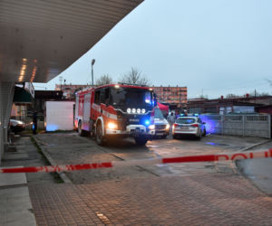 Nożownik z Brzezin z zarzutami. Zginął mężczyzna, policjant został ranny