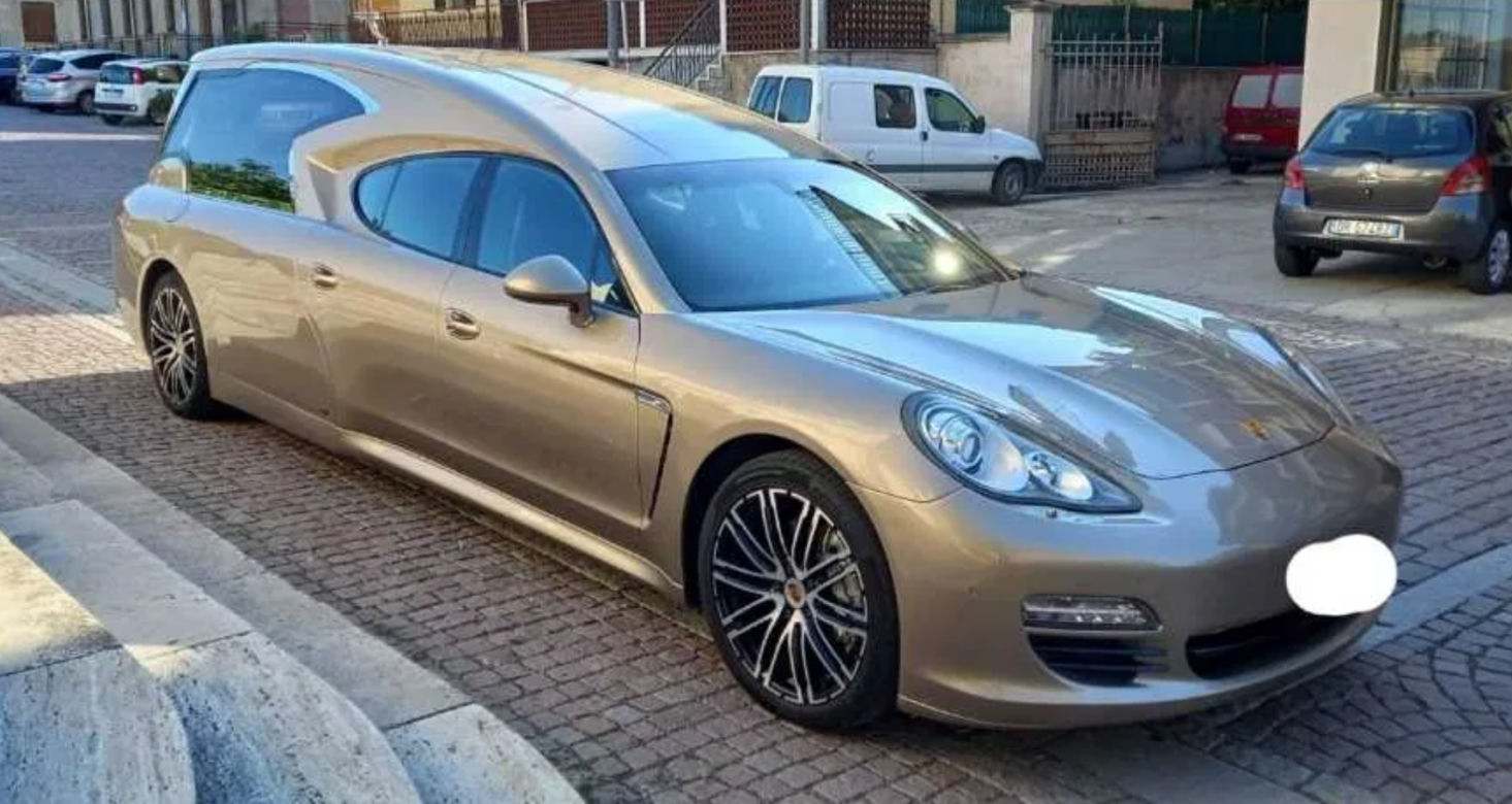 Porsche Panamera Karawan