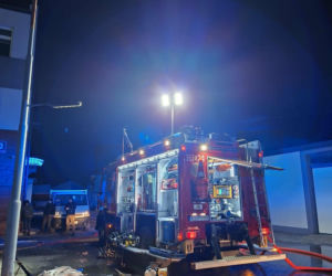 Pożar w Tarnowie. W płomieniach stanął magazyn ze słodyczami