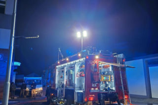 Pożar w Tarnowie. W płomieniach stanął magazyn ze słodyczami