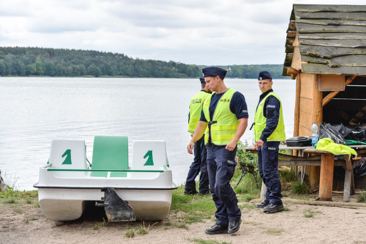 Dwóch mężczyzn utonęło w jeziorze Chomiąskim. Alkohol i narkotyki w tle