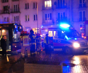 Wieczorny dramat na Mokotowie. Pieszy potrącony przez autobus
