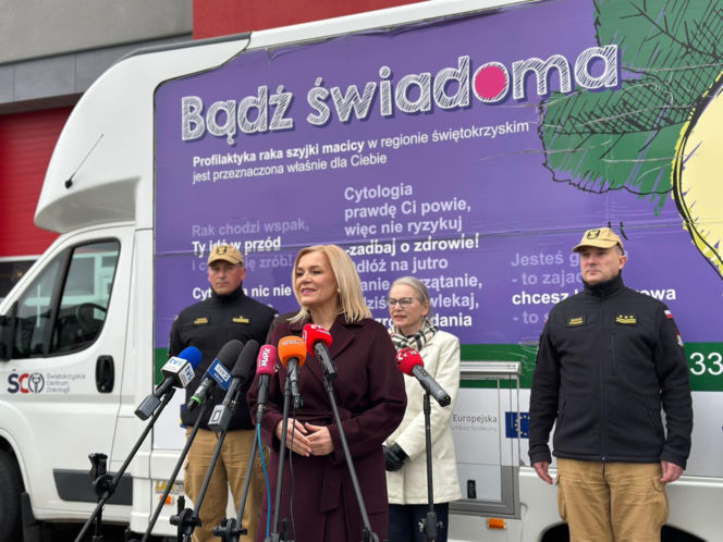 Strażacy ze świętokrzyskiego badają się w pracy