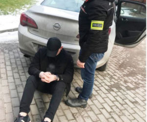Wypożyczone auta wywozili nad morze