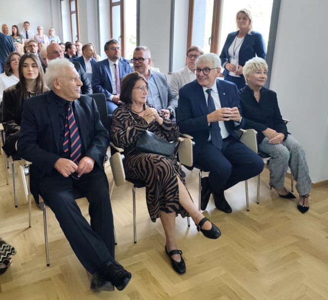 Szpital uhonorował wybitnych kardiochirurgów. Legendy skalpela otworzyły hybrydową salę operacyjną
