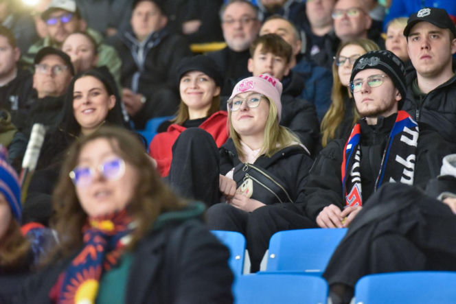 KH Energa Toruń - Unia Oświęcim 4:1, zdjęcia kibiców i zawodników z meczu nr 6