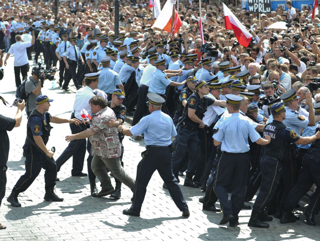 KRZYŻ POWRACA.