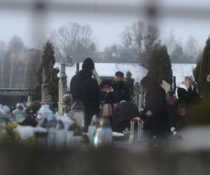 Ciało Igora spoczęło w zmarzniętej ziemi. Tłum żegnał 19-latka